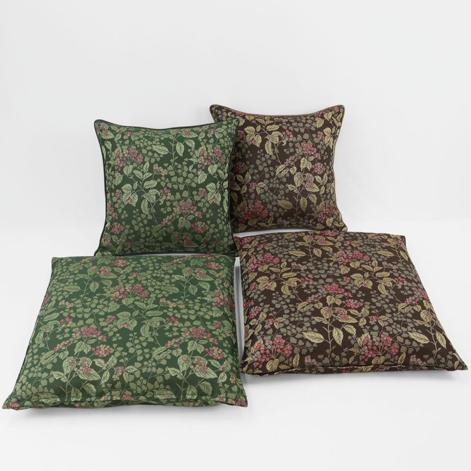 座布団カバー以外にもクッションカバー（サイズ同一色柄）をご用意しています／カラー：ブラウン、グリーン