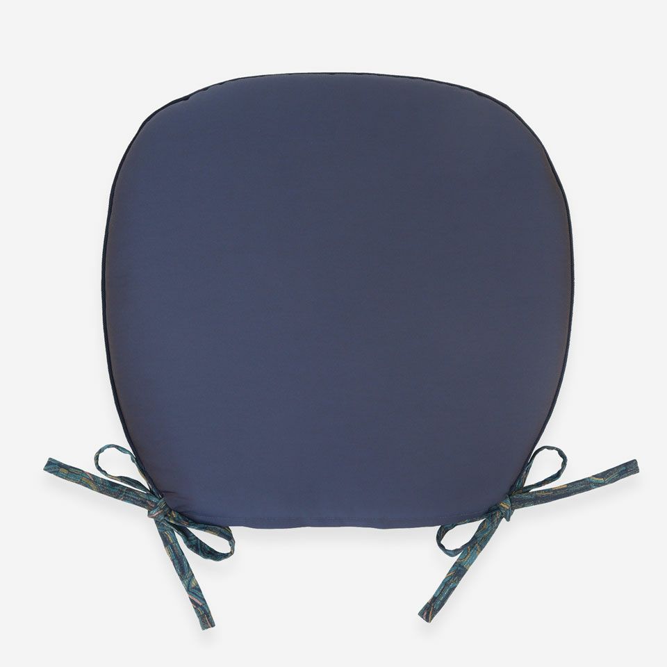 裏面／表面カラー：ブルー／表面と同系色の色になっています