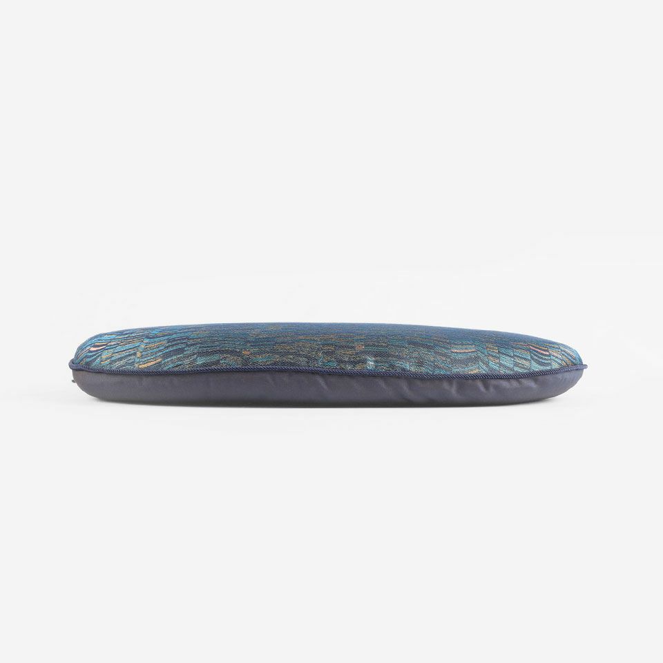 厚み：約5.5cm