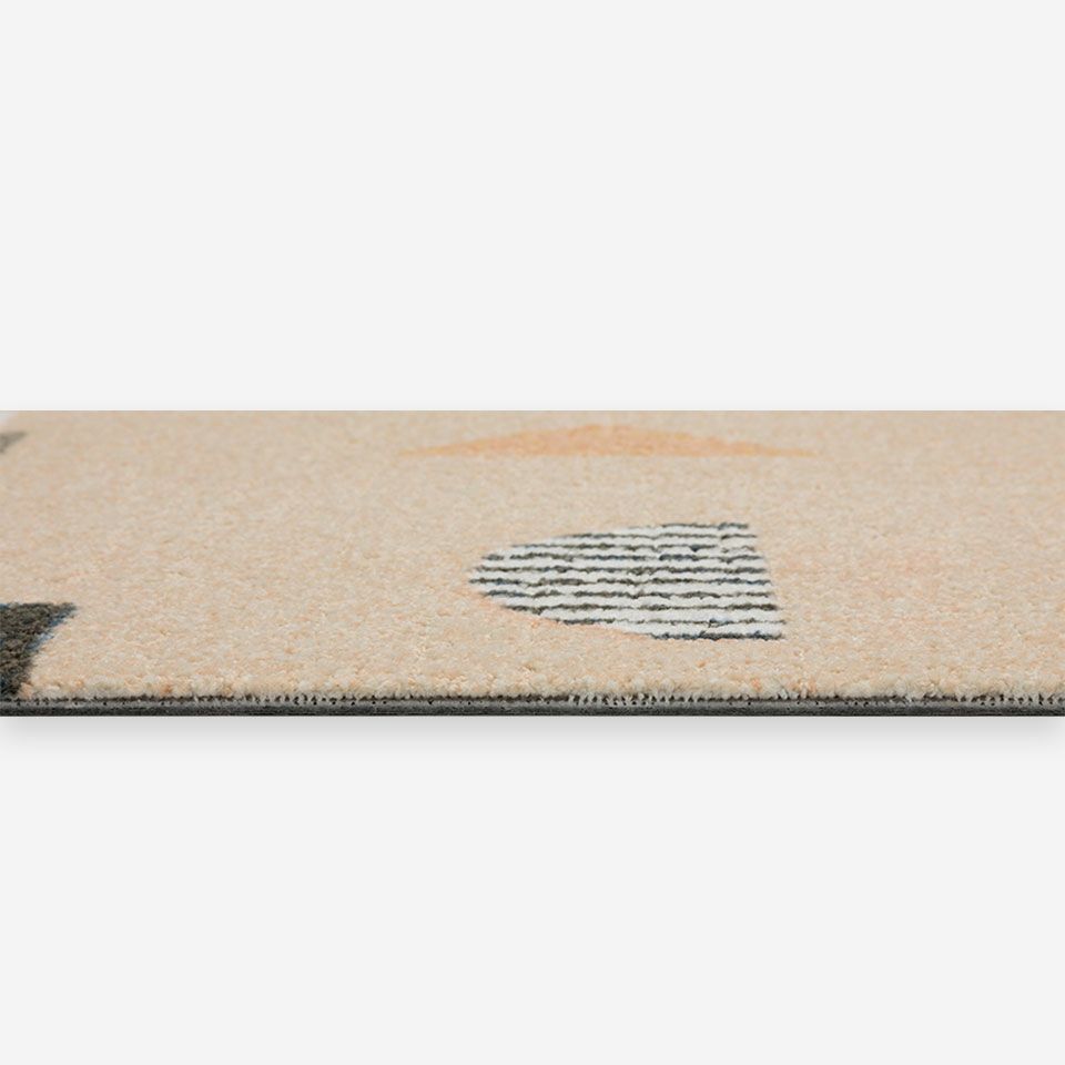 厚み（全厚）は10.5mm／重量感はありますが、その分ズレにくくなっています