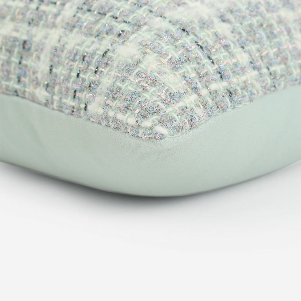 表面と裏面の異なるデザイン／周囲は縫い合わせ仕様ですっきりした表情に仕上げています／カラー：ライトグリーン