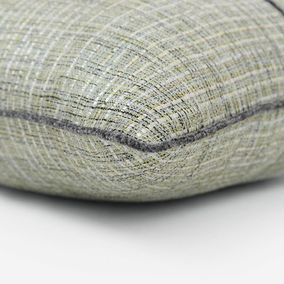 グレー色のパイピングをつけています／カラー：グリーン