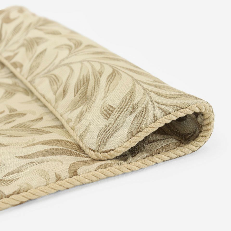 1887年に製作されたモリスのデザイン「ウィローボウ」は、柳からアイデアを得て作られた柄です