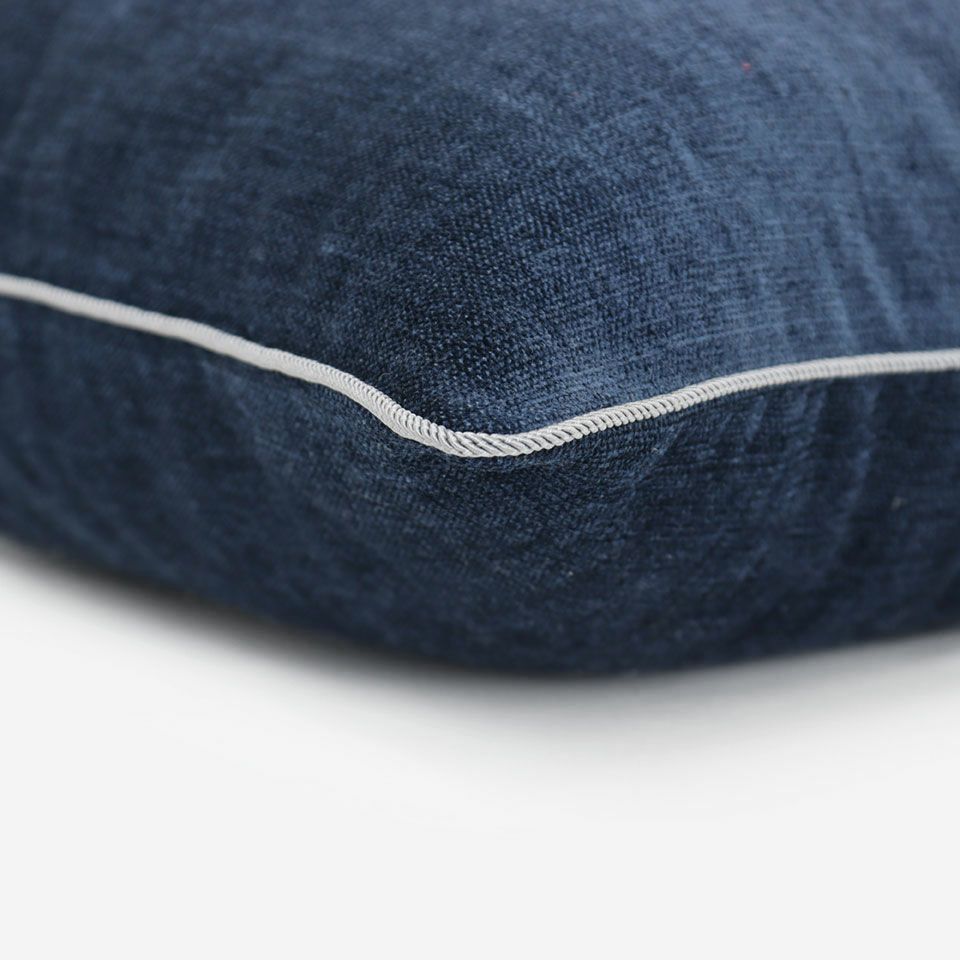 四方パイピングをつけています／カラー：ブルー