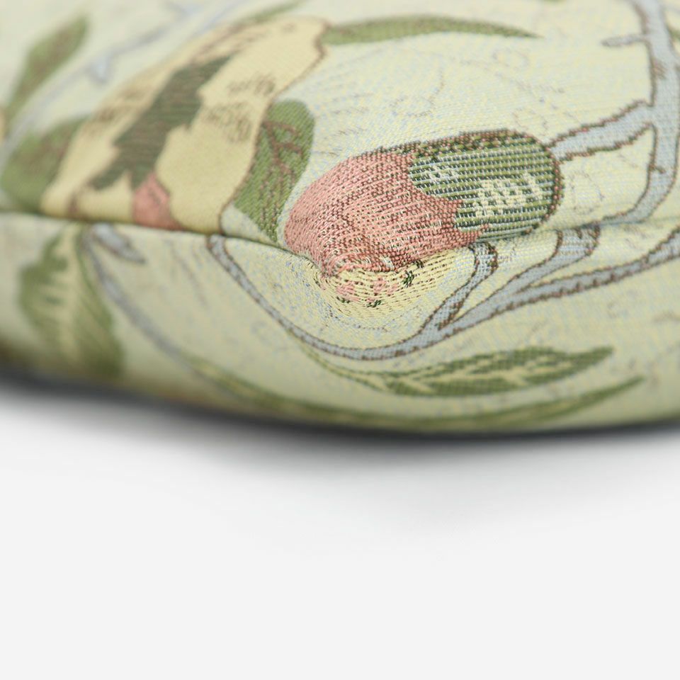 周囲は縫い合わせ仕様でシンプルな仕上がりです