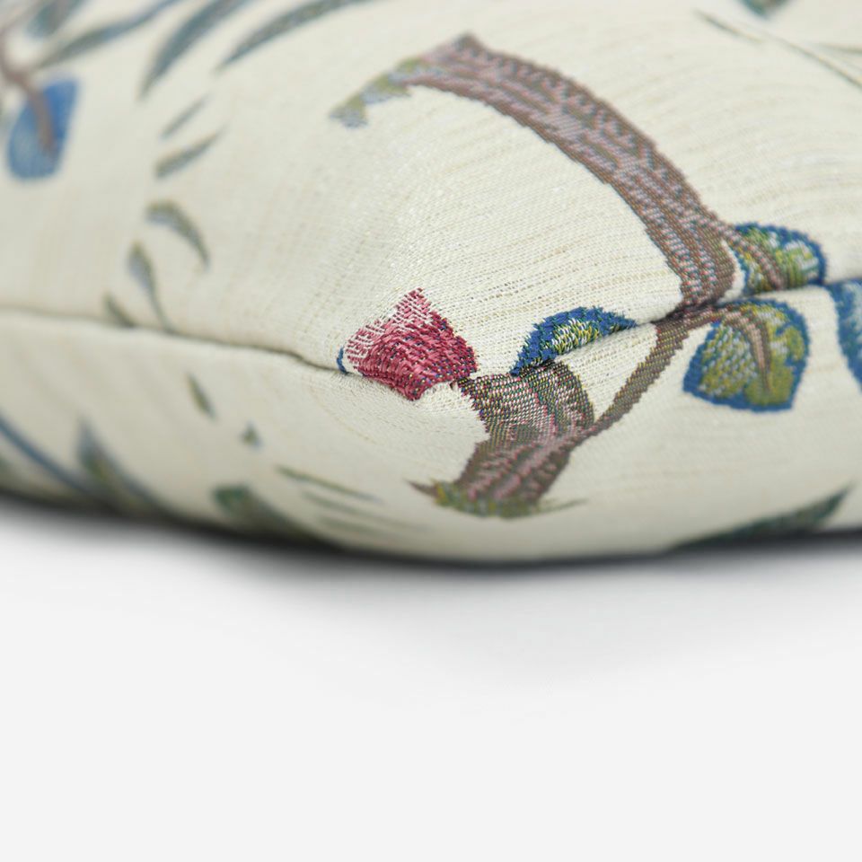 周囲は縫い合わせ仕様でシンプルな仕上がりです