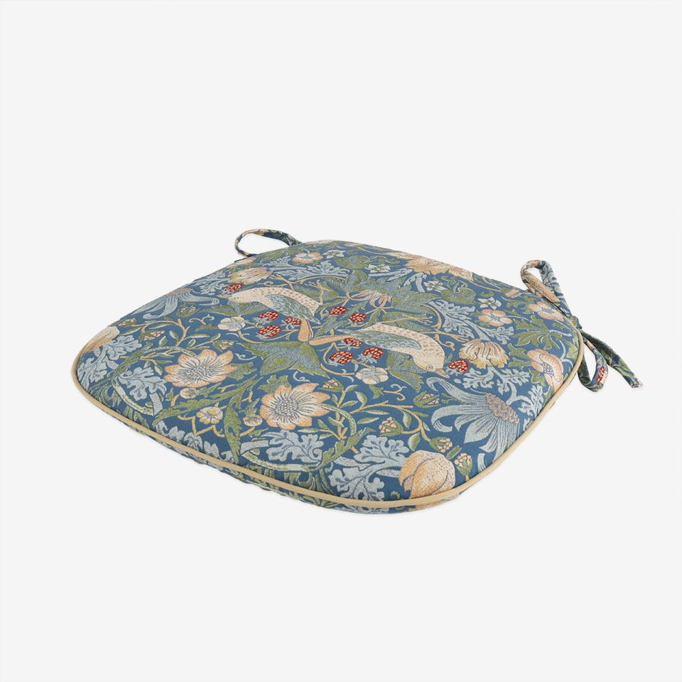 表面／カラー：ブルーグリーン／45cm×43cm／モリスによって製作されたデザイン「いちご泥棒」です