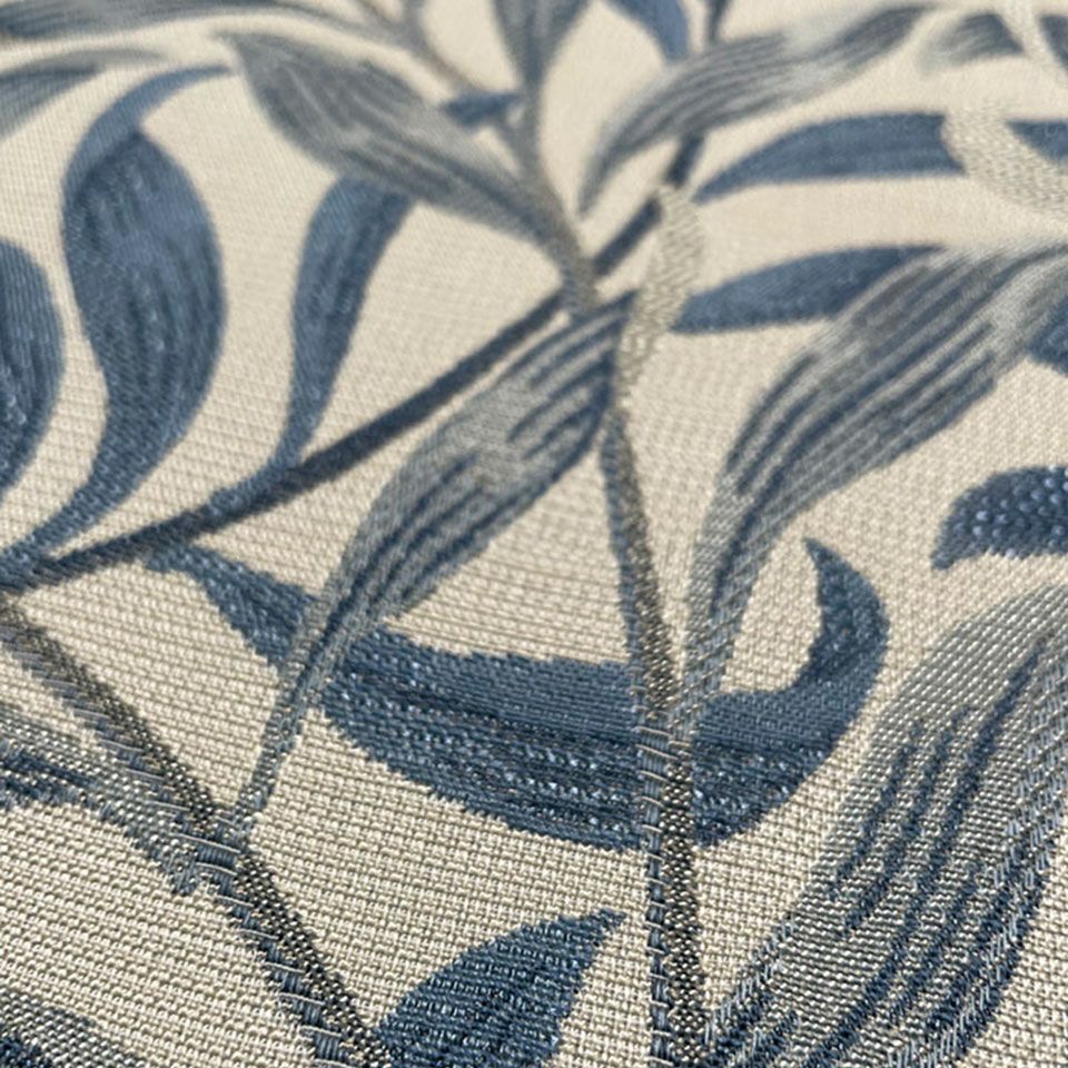 1887年に製作されたモリスのデザイン「ウィローボウ」は、柳からアイデアを得て作られた柄です