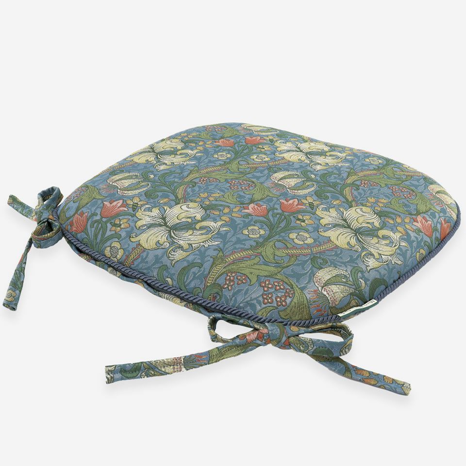 表面／カラー：ブルー／45cm×43cm／「ゴールデンリリー」を織物にし、エレガントな雰囲気をもたせています