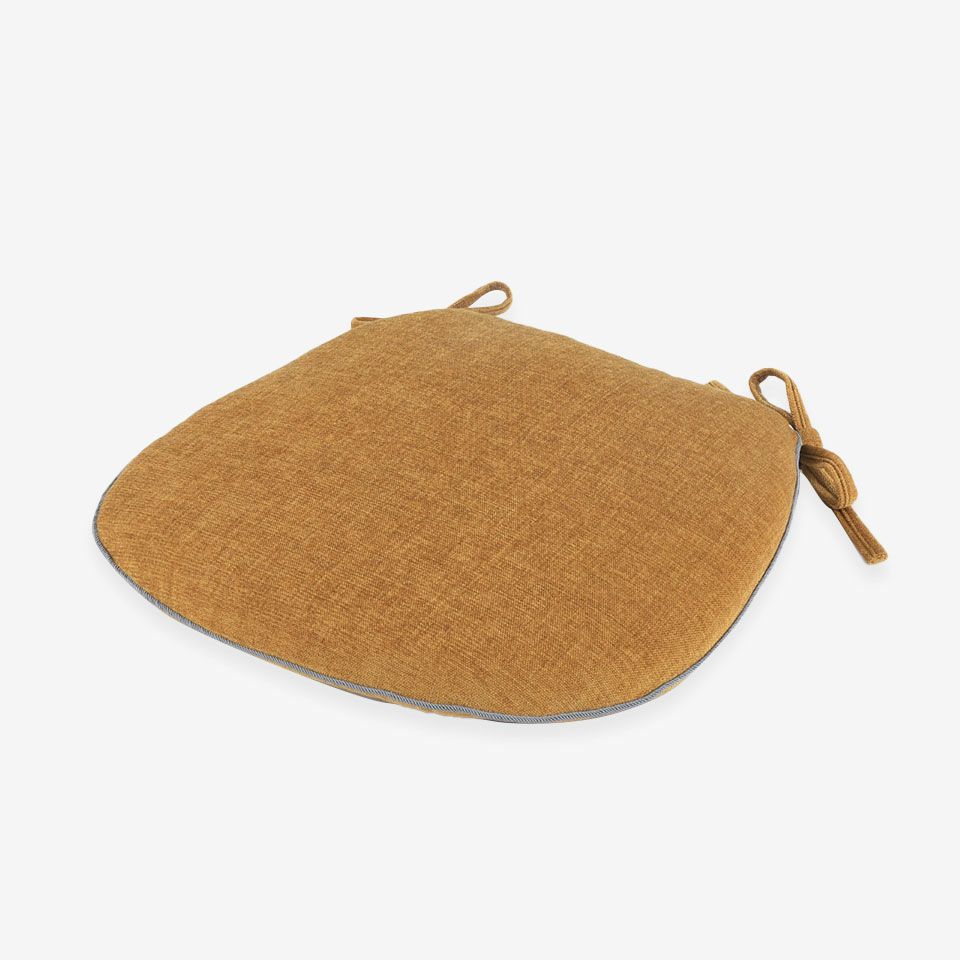 表面／カラー：イエロー／45cm×43cm／シンプルで飽きのこないベロア調無地です