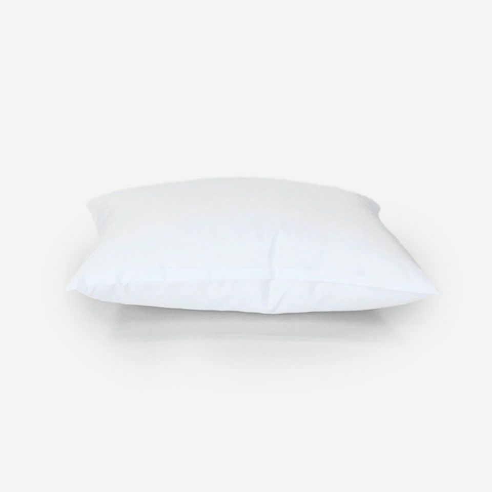 クッションのフォルムが綺麗に表現されるようにサイズと内容量が計算された中材です