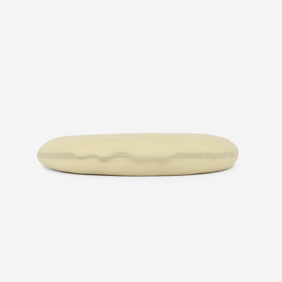 厚み：約6.5cm
