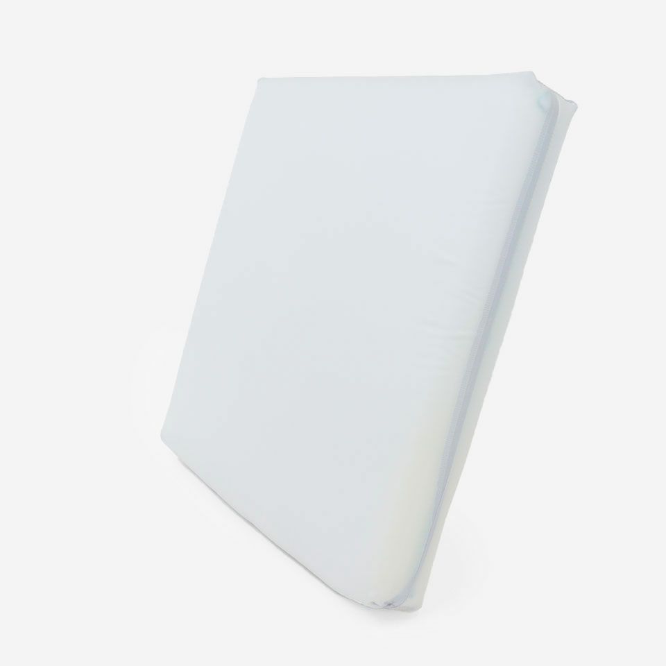 シートクッションカバーの中に入れる中材です／43cm×43cm