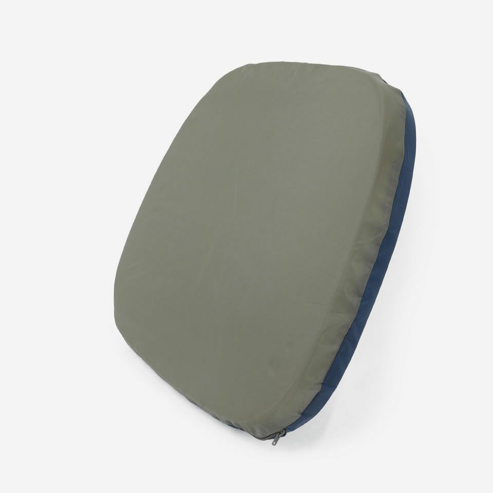シートクッションカバーの中に入れる中材です／45cm×43cm