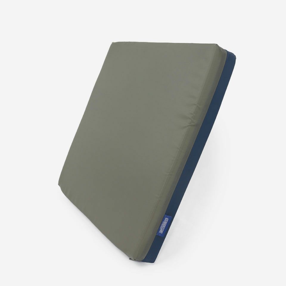 シートクッションカバーの中に入れる中材です／43cm×43cm