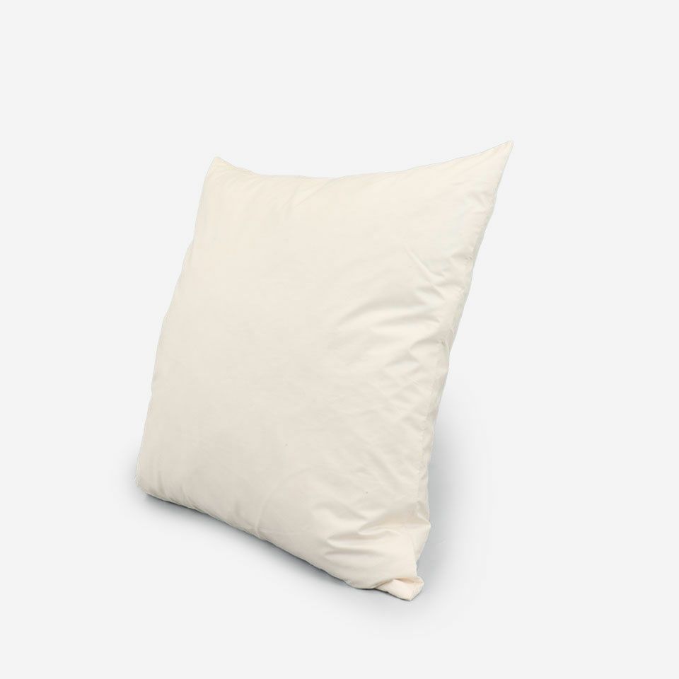 クッションカバーの中に入れる中材です／45cm×45cm