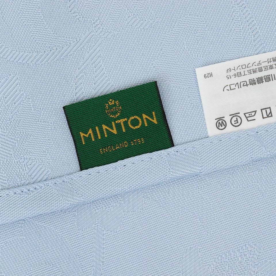 生地の裏側はMINTONのタグが付いています。：ライトブルー