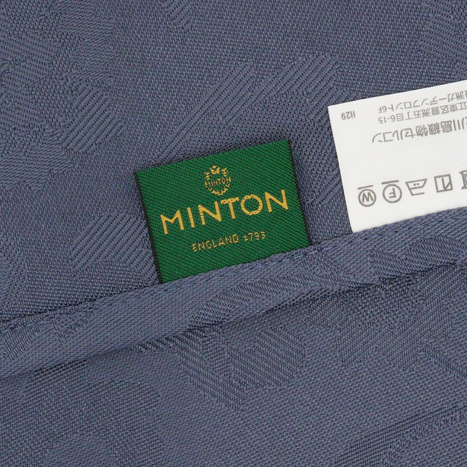 生地の裏側はMINTONのタグが付いています。：ダークブルー