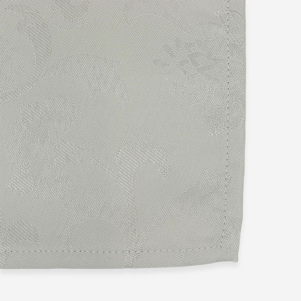 ジャカードの組織変化で見る角度によって違う表情を楽しめます。：グレー
