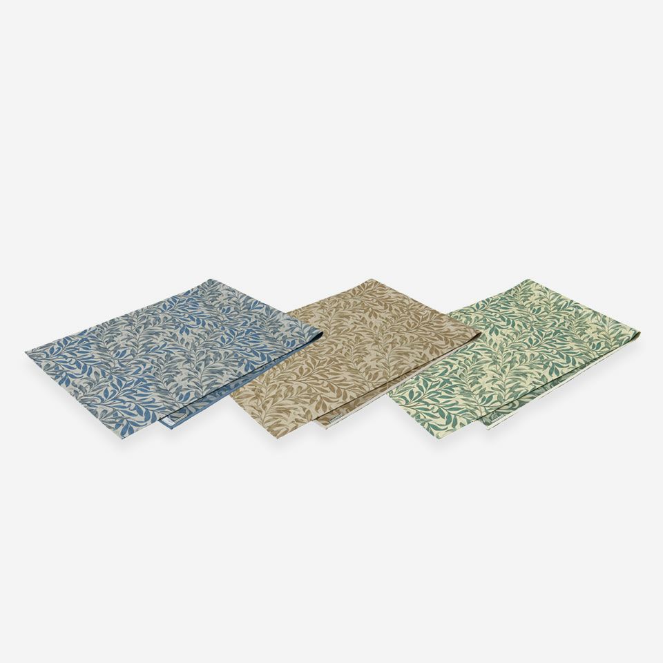 ブルー・ベージュ・グリーンの3色で展開しています／60cm×180cm