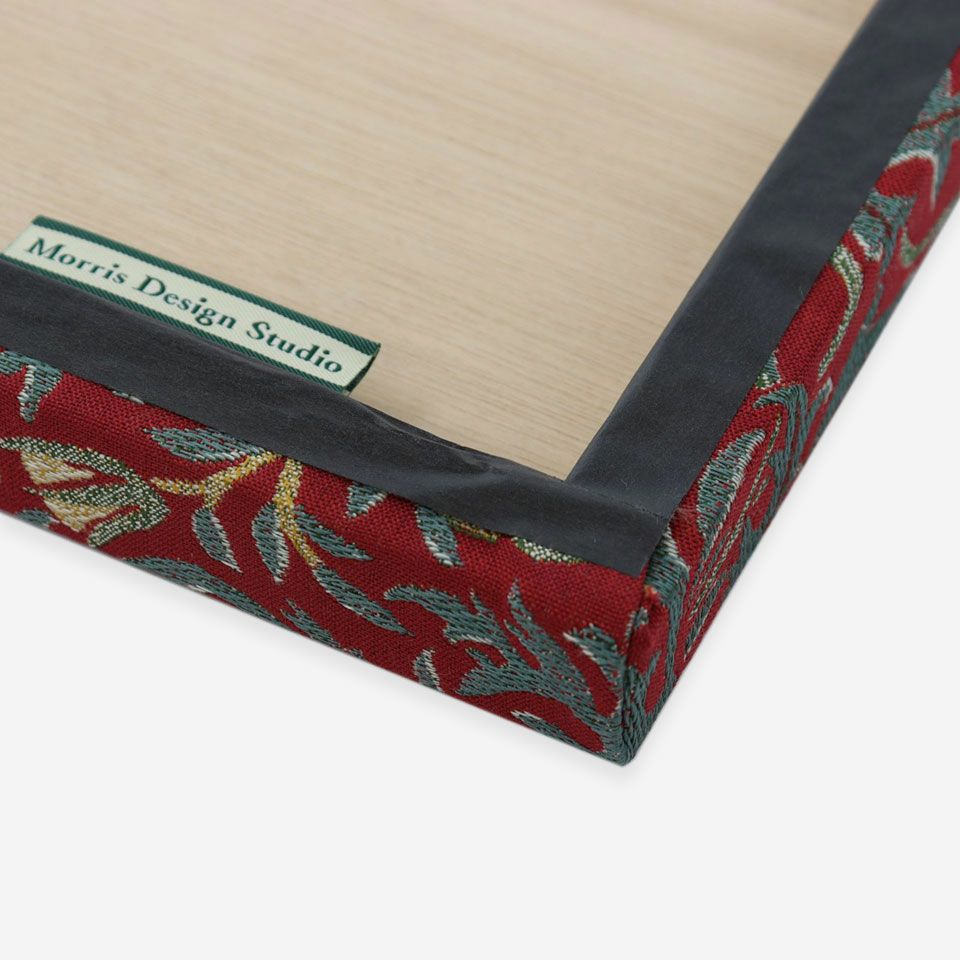 「Morris Design Studio」のブランドタグが付いています