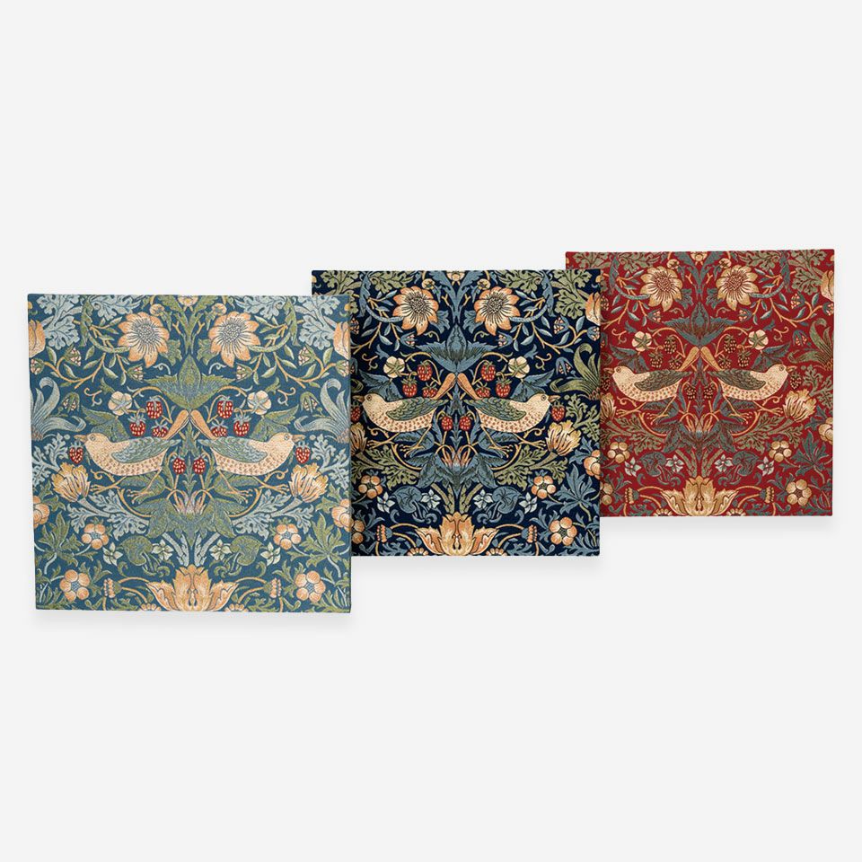 ブルーグリーン・ブルー・レッドの3色で展開しています