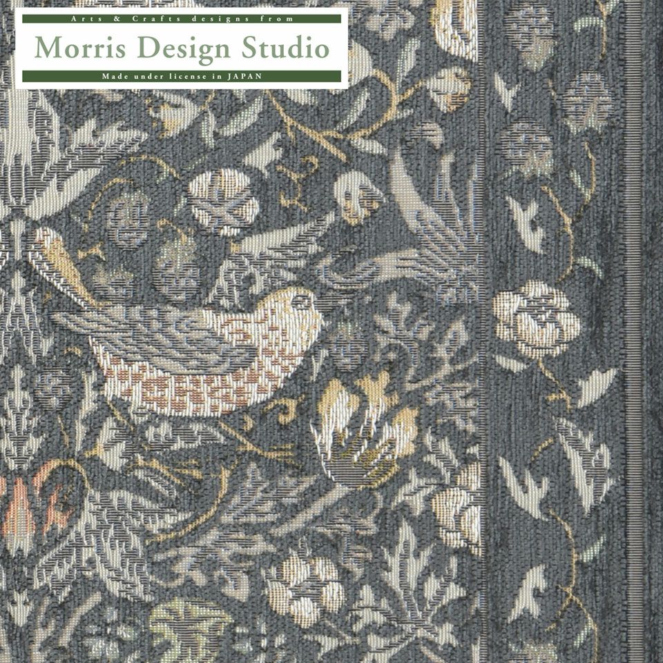 モリスの別荘であるケルムスコット・マナーでいちごをついばむツグミを見て描いたデザインです