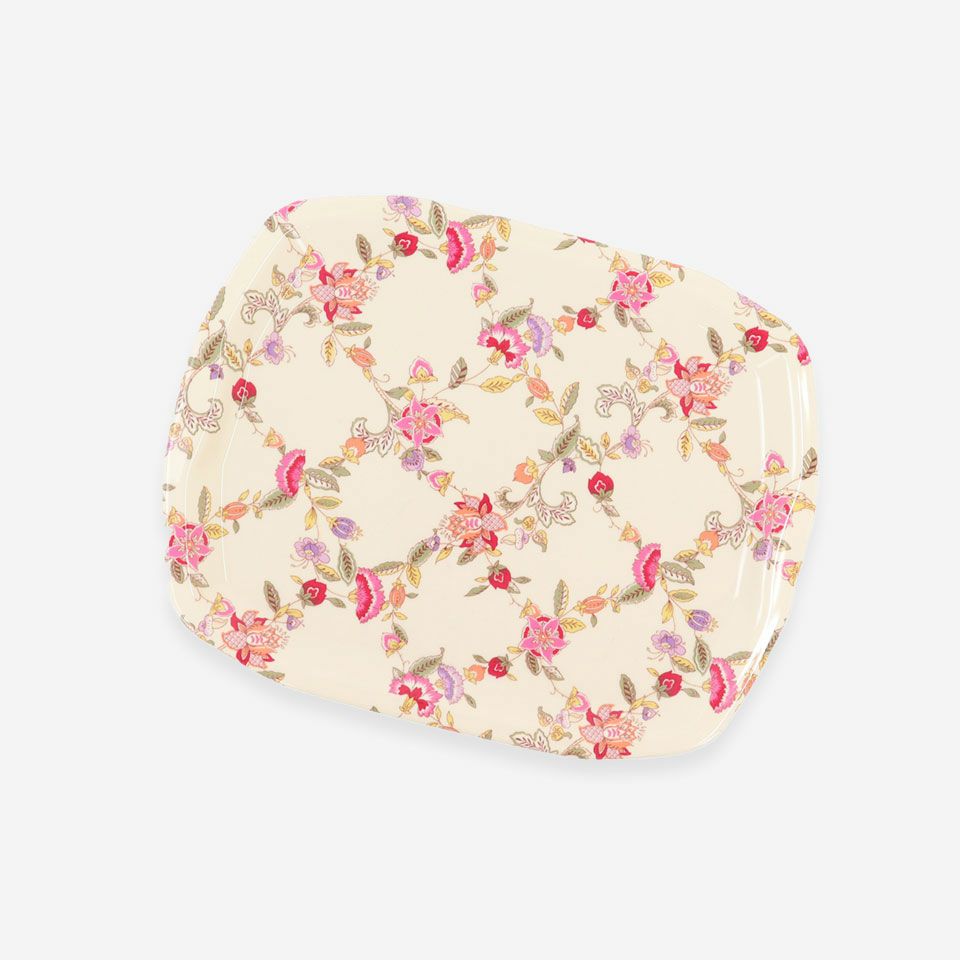 表面／カラー：アイボリー／36.4cm×28.6cm×1.6cm