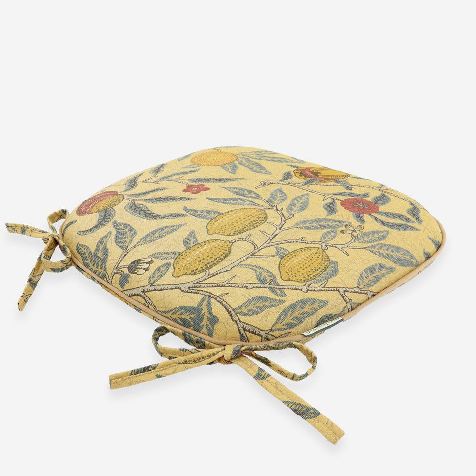 表面／カラー：イエロー／45cm×43cm／ウィリアム・モリスのデザインの中でも有名な「フルーツ」のデザインです