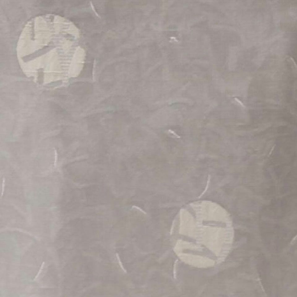 風通織で表現されたオーガンジーのような透明感のある地合や、ドットの中には小枝が浮かび上がり、繊細で独特のテクスチャーが愉しめます