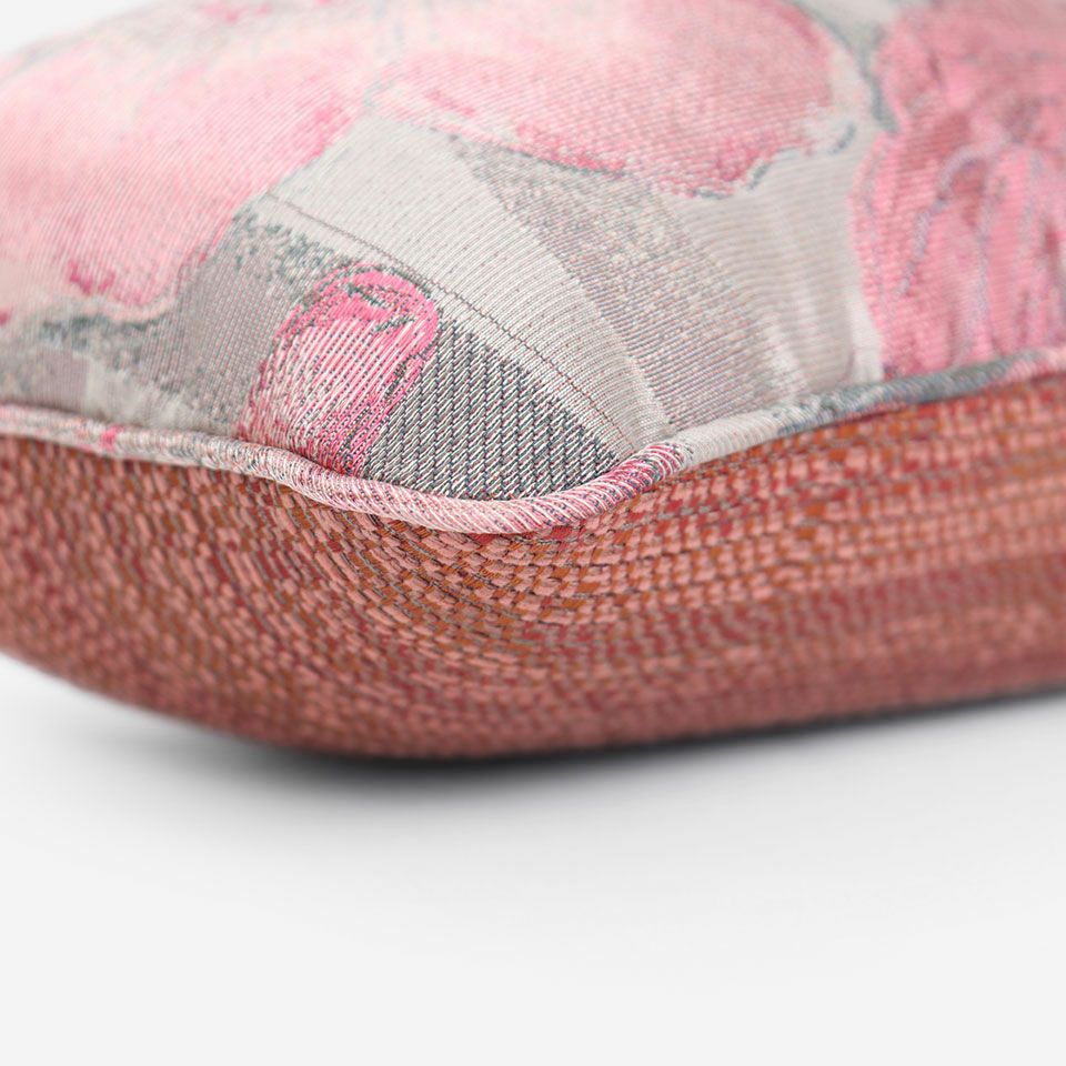 45cm×25cm／表面と裏面の異なるデザイン／表面共生地のパイピングをつけています／表面カラー：ピンク／裏面カラー：ピンク