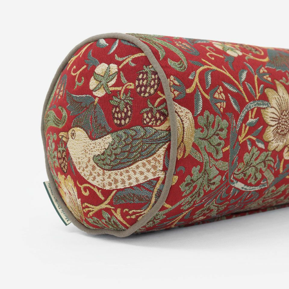 モスグリーン色のパイピングをつけています／カラー：レッド