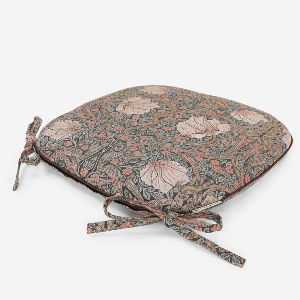 表面／カラー：ピンク／45cm×43cm／1876年に製作されたウィリアム・モリスの壁紙のデザインです