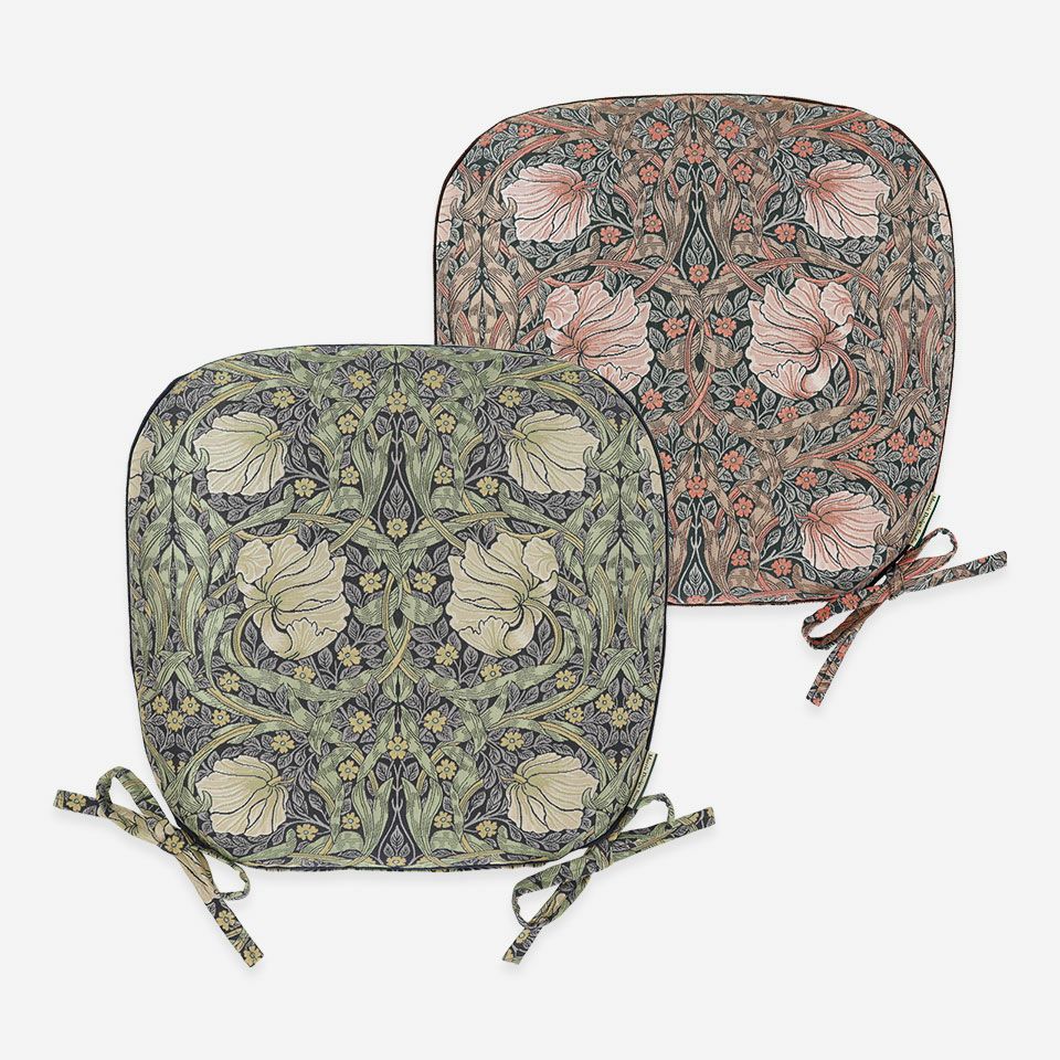 グリーン・ピンクの2色で展開しています