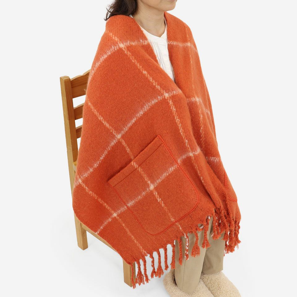 家事をしながら、ZOOM しながらコーヒーを飲みながら…いろいろな「ながら」にあると便利です／カラー：レッド