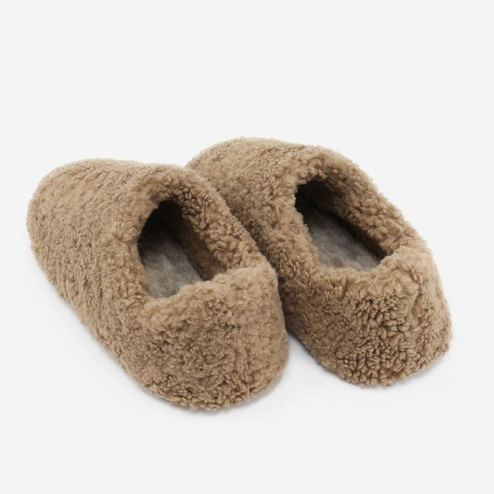 とても柔らかく、まるで靴下を履いているような軽やかな履き心地です／カラー：ベージュ