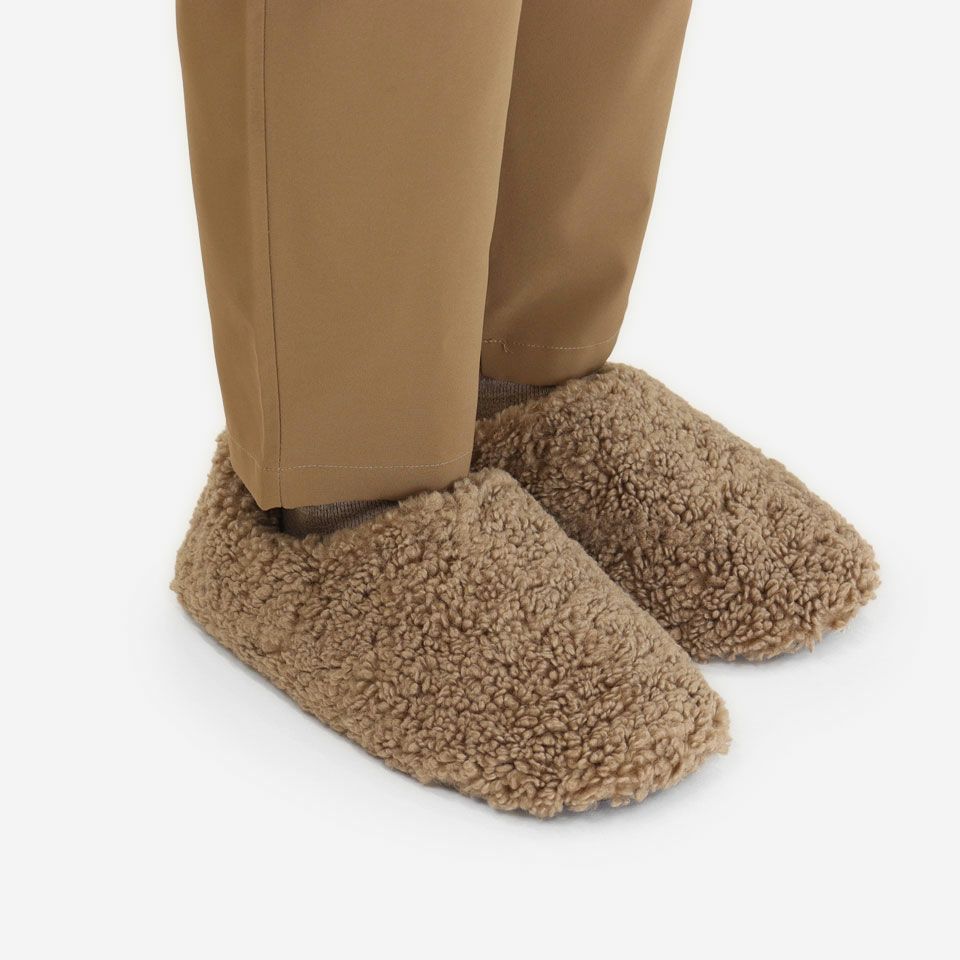 暖かいボアを使用しているので足を入れると暖かさに包まれ足元がぬくぬくとしてきます／カラー：ベージュ