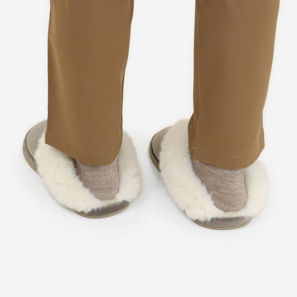 踵部分もしっかり覆うのでとてもあたたかく寒いシーズンにおすすめです／カラー：グレー