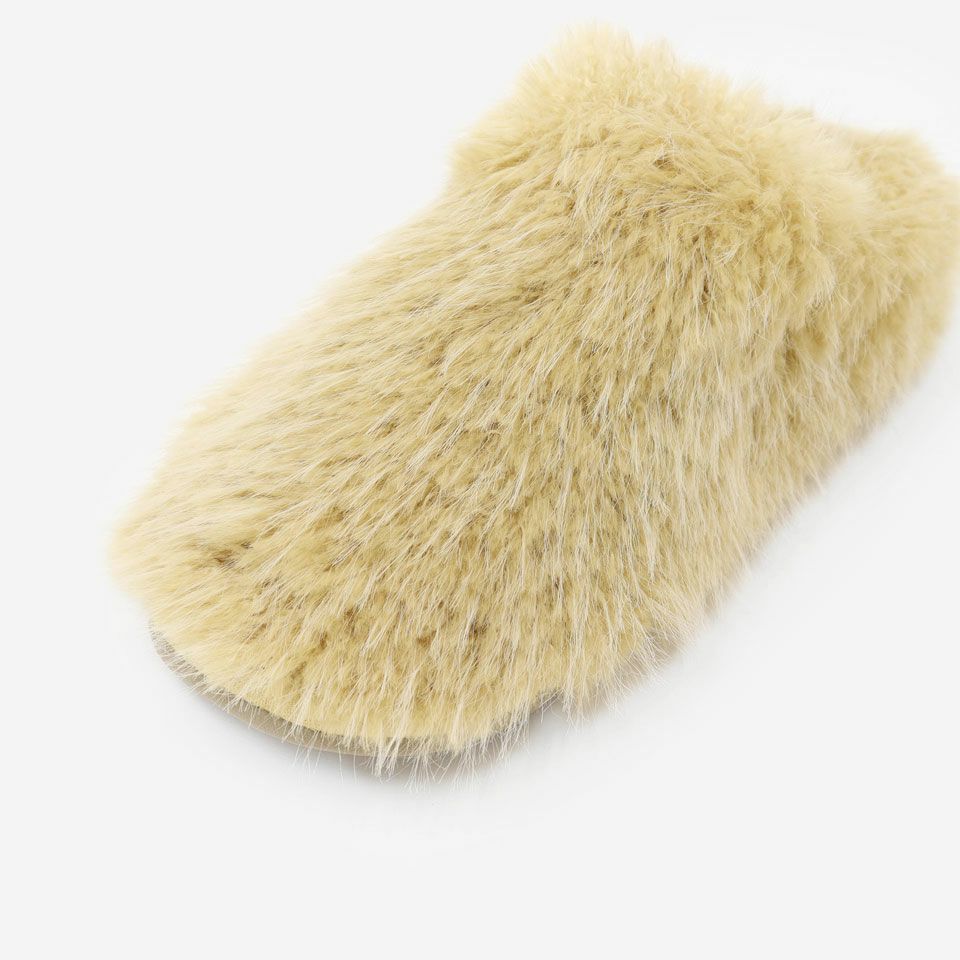 フワフワでボリュームたっぷりのロングファースリッパは、綺麗なカラーでおうち気分もあがります／カラー：イエロー