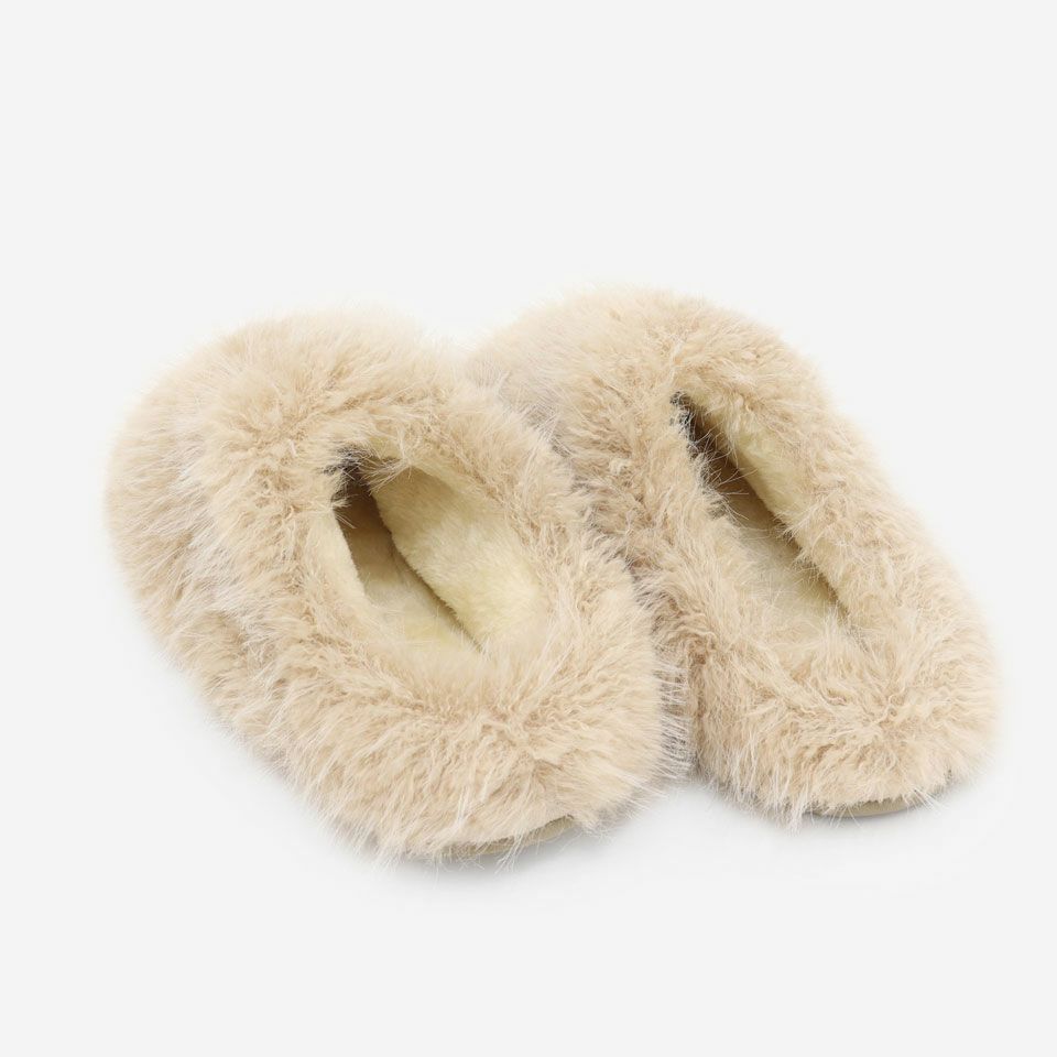 脱いだり履いたりもスムースです／カラー：ベージュ