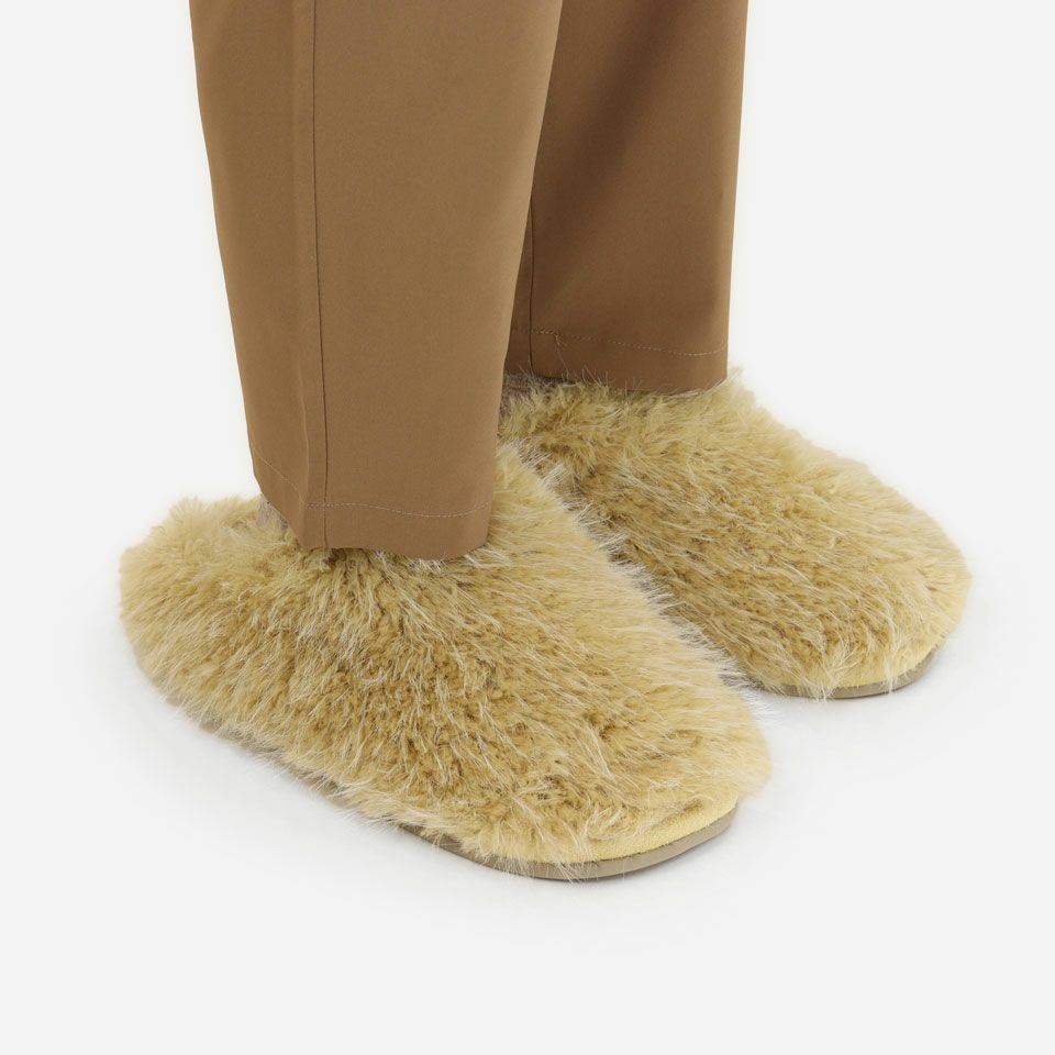 暖かいボアを使用しているので足を入れると暖かさに包まれ足元がぬくぬくとしてきます／カラー：イエロー