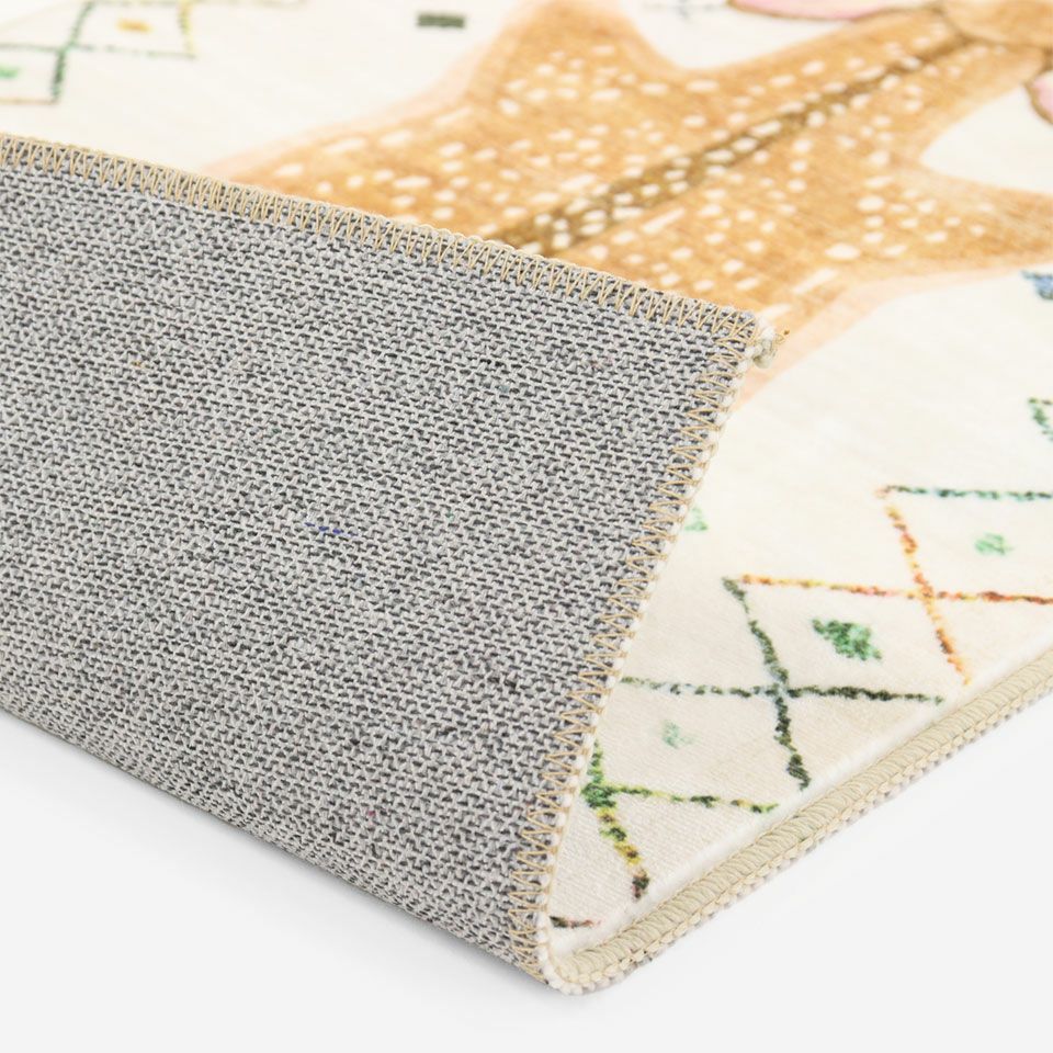 薄手でたたみやすいので収納しやすく、また、ご家庭で手洗いできるのでいつでも清潔にお使いいただけます