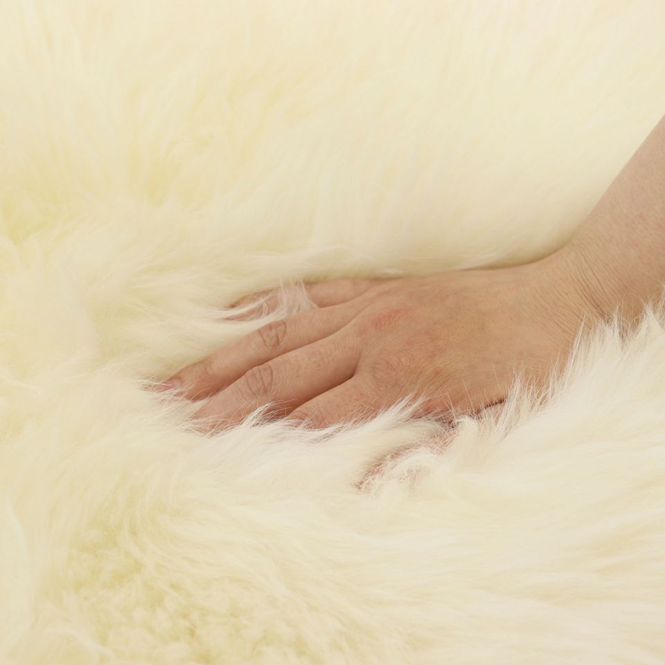 優れた吸湿性と発散性により、表面はいつもさらりとした肌触りで年中通して心地よくご利用いただけます