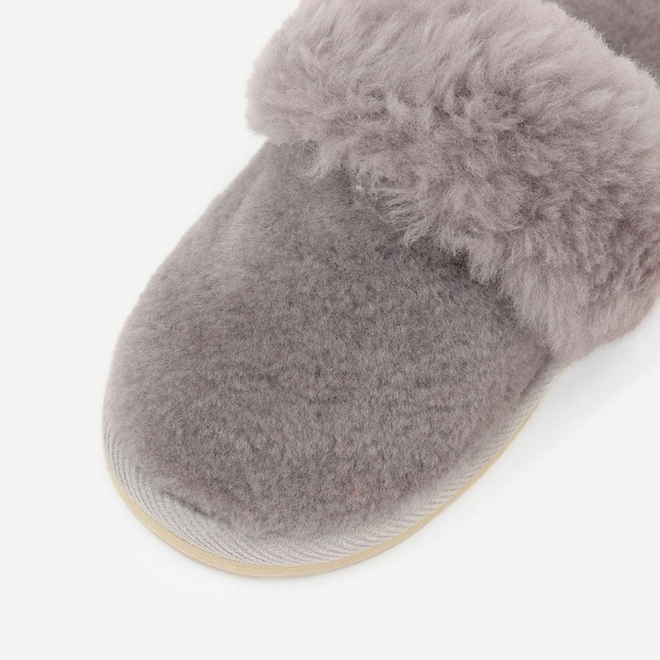 パッチワークされていないフルスキンを使用しています／カラー：グレー／Lサイズ 26～28cm