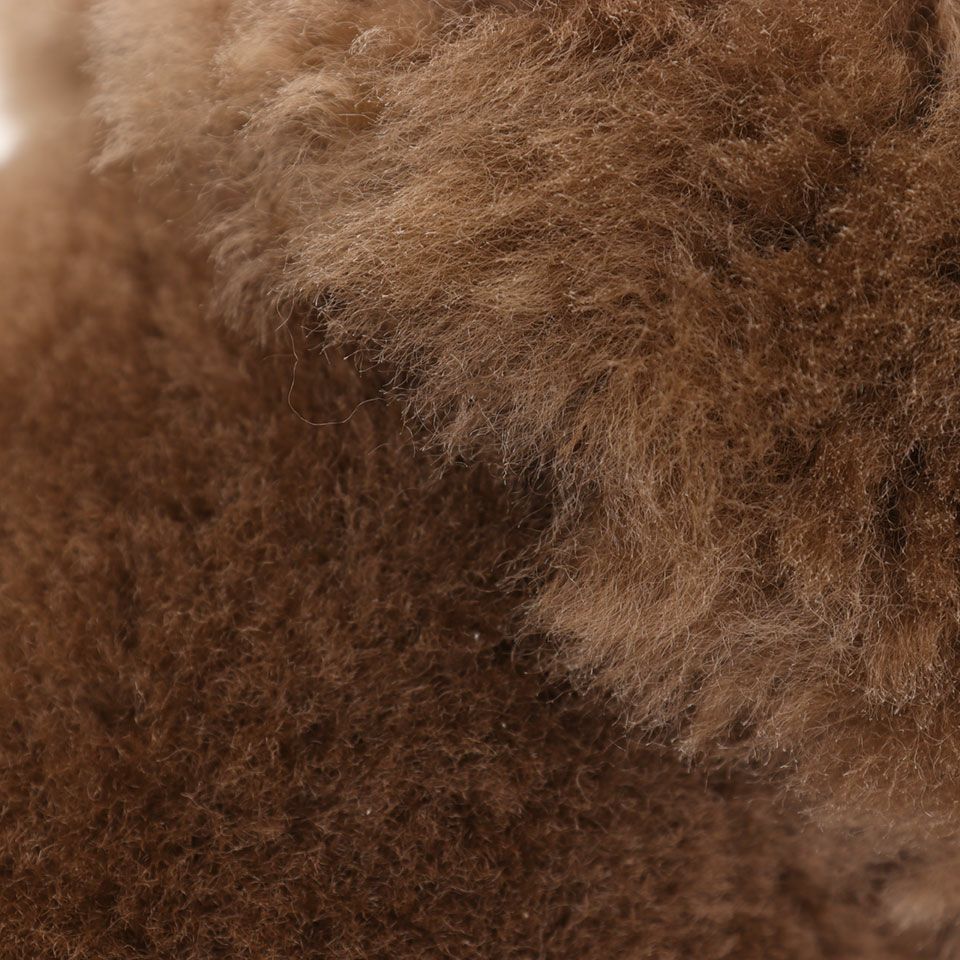 オーストラリア産の良質なムートンを使用しており、ムートンの暖かさを足元から感じられるアイテムです／カラー：ダークブラウン