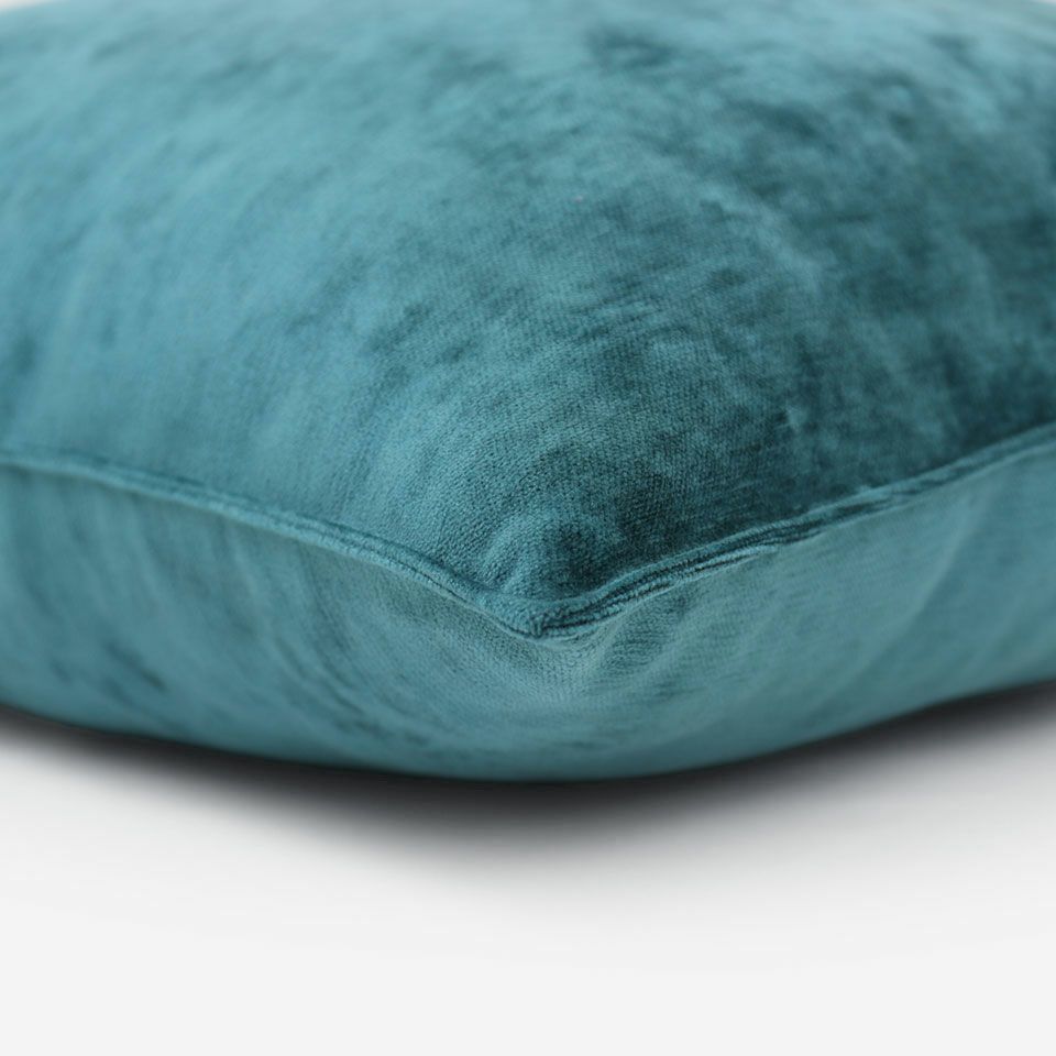 外周を縁取るように丁寧に縁取り（ステッチ）をしています／45cm×45cm／40cm×30cm／カラー：ダークグリーン