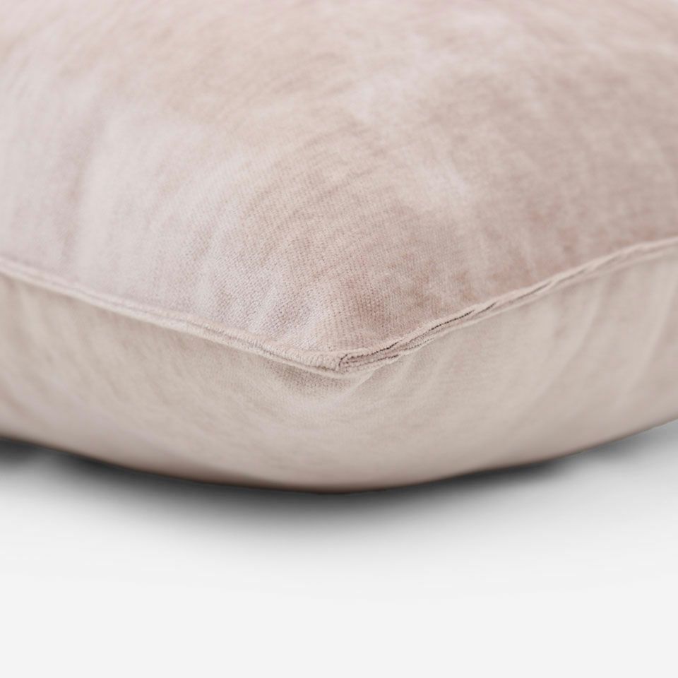 外周を縁取るように丁寧に縁取り（ステッチ）をしています／45cm×45cm／40cm×30cm／カラー：ローズ