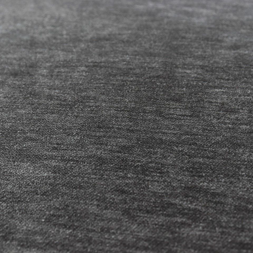 無地なので、様々なインテリアシーンに合わせることができます／カラー：ダークグレー