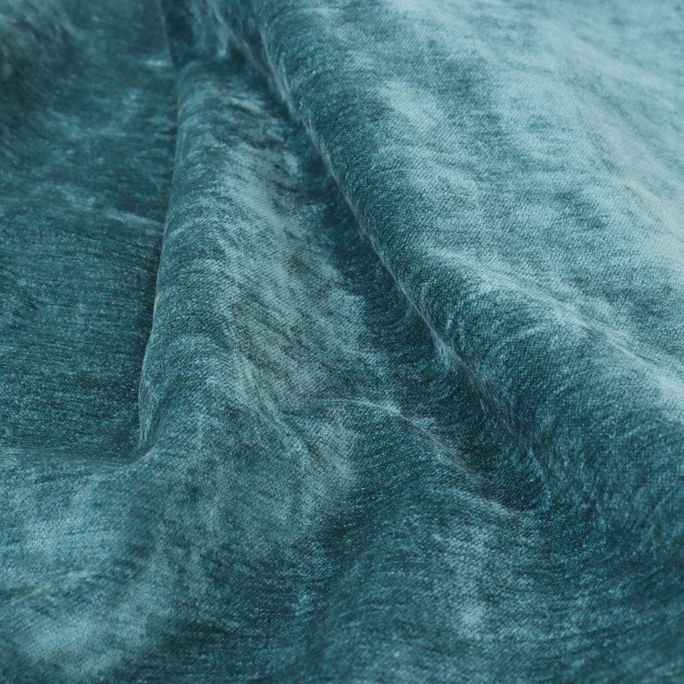 シンプルながらも高級感と程良い光沢感のあるモール糸を使用したベルベット調素材のクッションカバーです／カラー：ダークグリーン