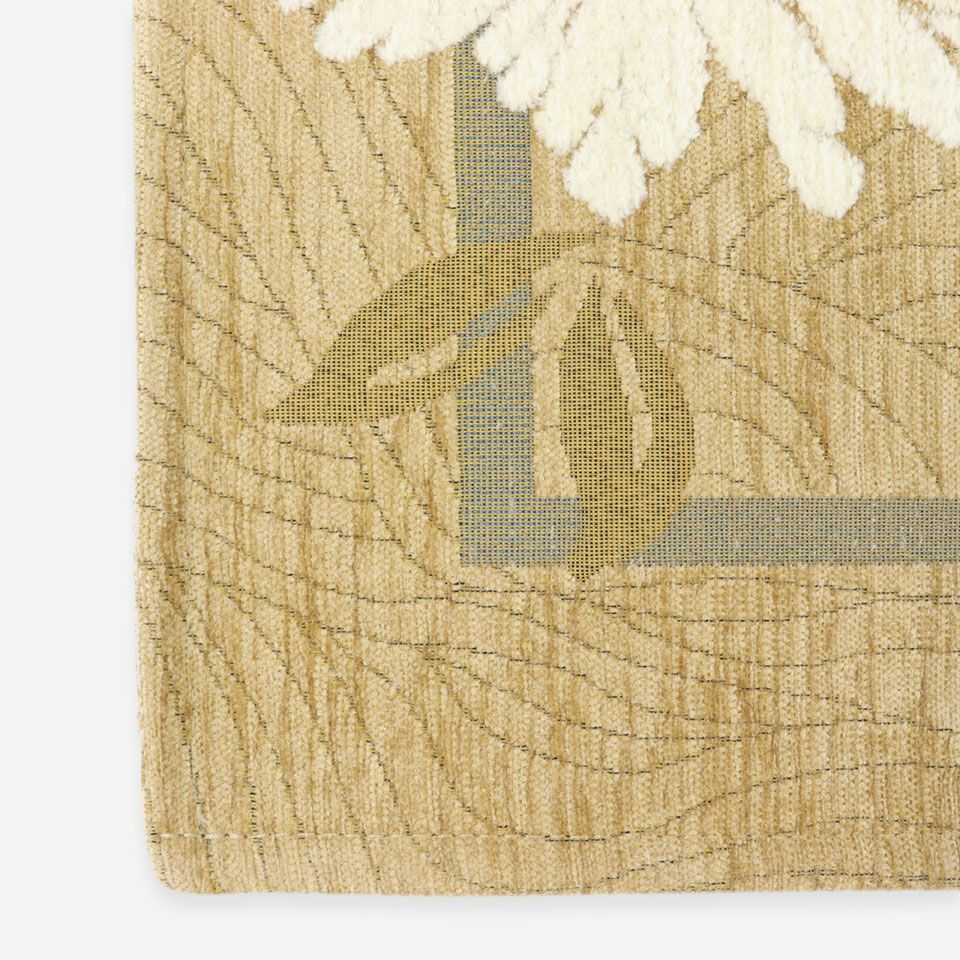 東洋と西洋が出会った、どこかオリエンタルな雰囲気を漂わせるデザインが魅力的です／カラー：ベージュ